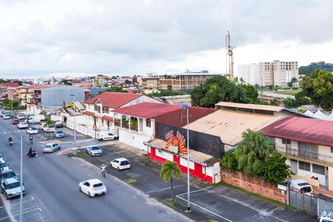 Nana - A 44 - Vue Panoramique-Appartement Cosy Et Lumineux- Cuisine Equipee- - Centre Ville-Wifi-Clim- Netflix - Parking Public Gratuit-Garage Prive Payant Cayenne Luaran gambar